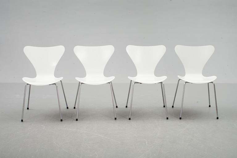 STOLAR, 4 st, "Sjuan", Arne Jacobsen för Fritz Hansen.