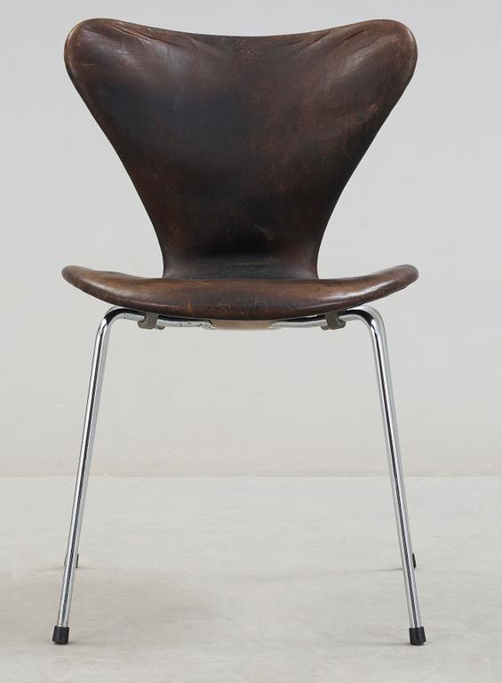 STOL, "Sjuan", Arne Jacobsen, Fritz Hansen, formgiven 1955.