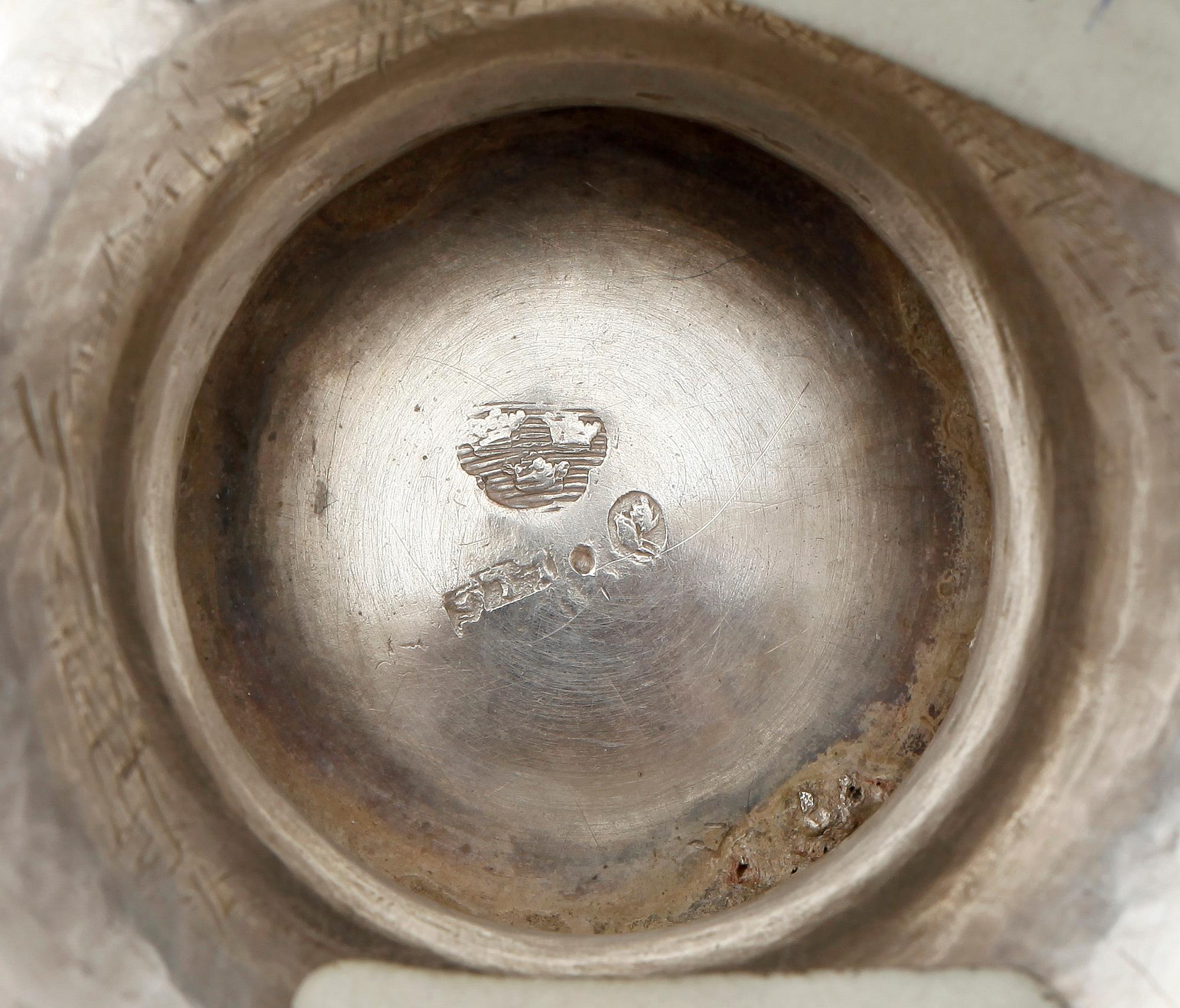 BRÄNNVINSSKÅL, silver, Lars Löfgren, verksam 1797-1854 i Hudiksvall. Vikt ca 189 gram.