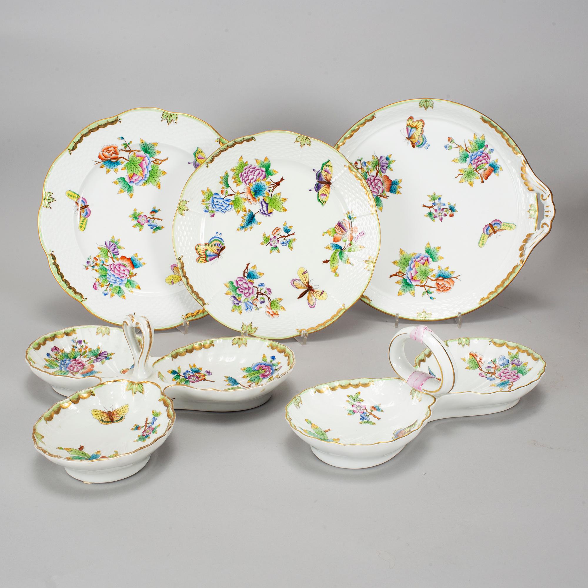 71 psc Herend, mostly "Queen Victoria".