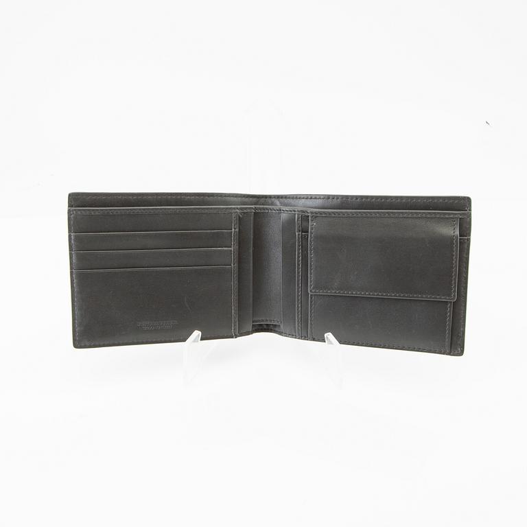 Bottega Veneta wallet.