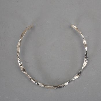 HALSBAND, silver. Claes Giertta, Stockholm, troligen 1981. Vikt ca 64 gram.