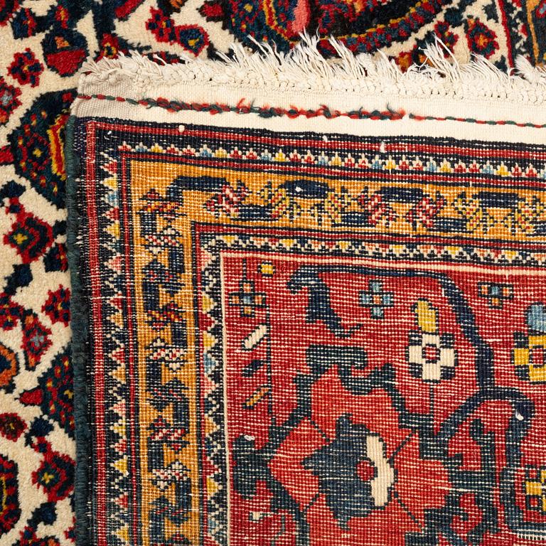 A carpet, antique, Chahar Mahal, signed Karkhane Shalamgar, ca 404 x 206-214 cm.