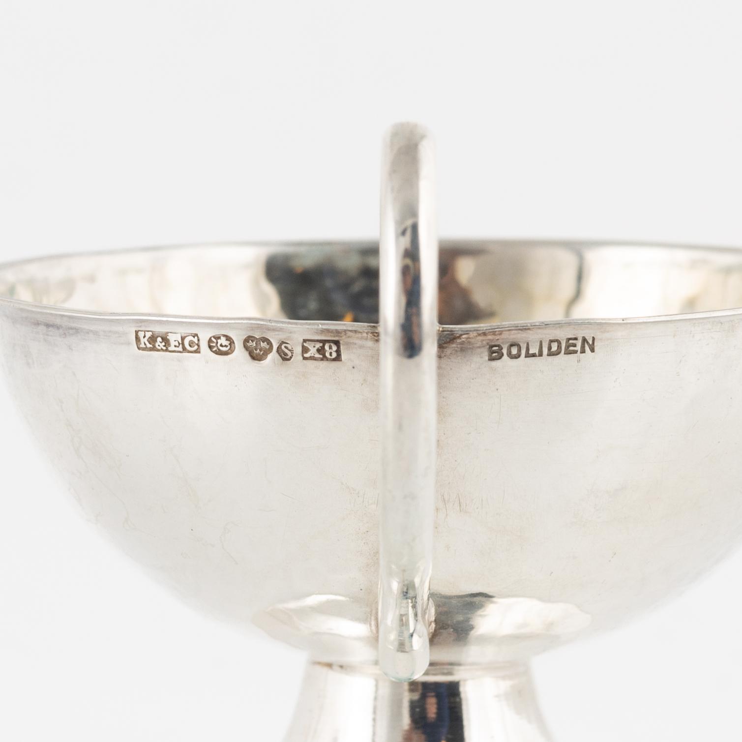 A set of 26 punsch cups, including K&EC Gothenburg, 1948.