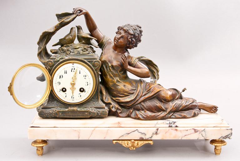 BORDSPENDYL, Frankrike 1800-talets slut, sign  Francois Moreau.