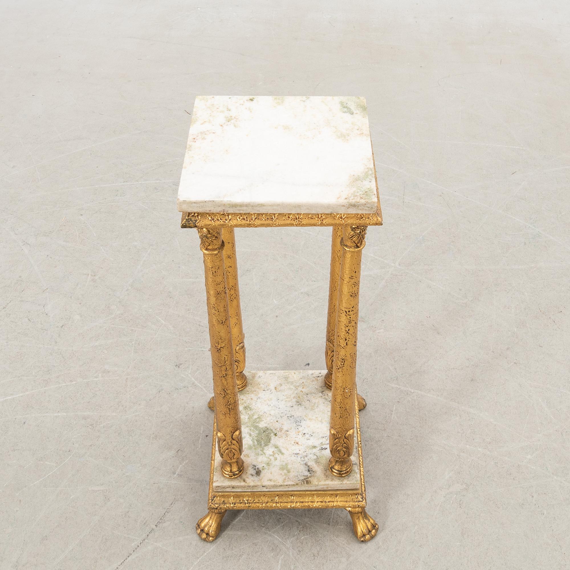 Piedestal 1900-talets mitt.