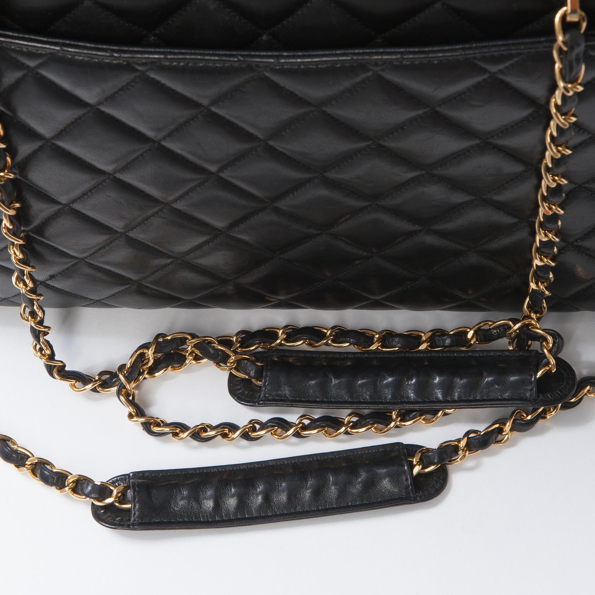 AXELREMSVÄSKA, Chanel.