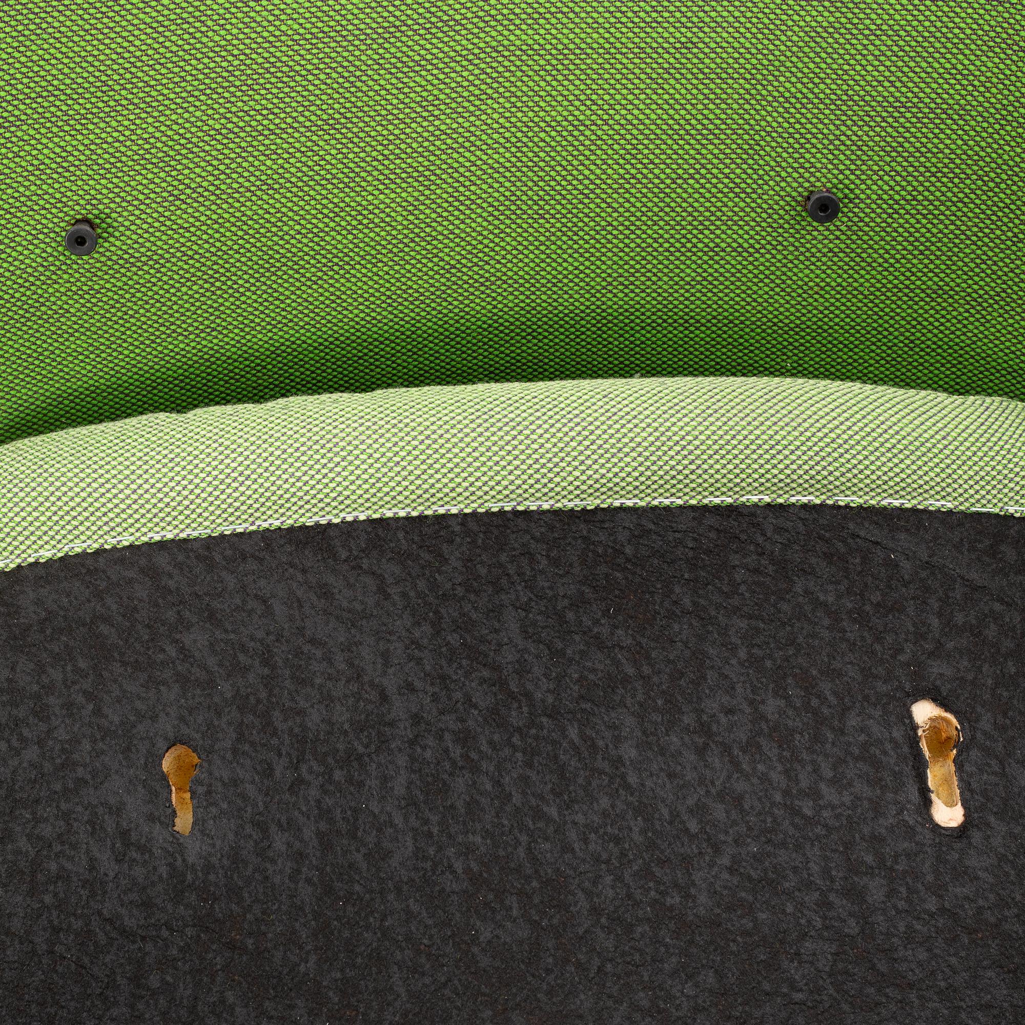 Jaime Hayon, fåtöljer, ett par, "Ro JH1", Republic of Fritz Hansen, 2016.