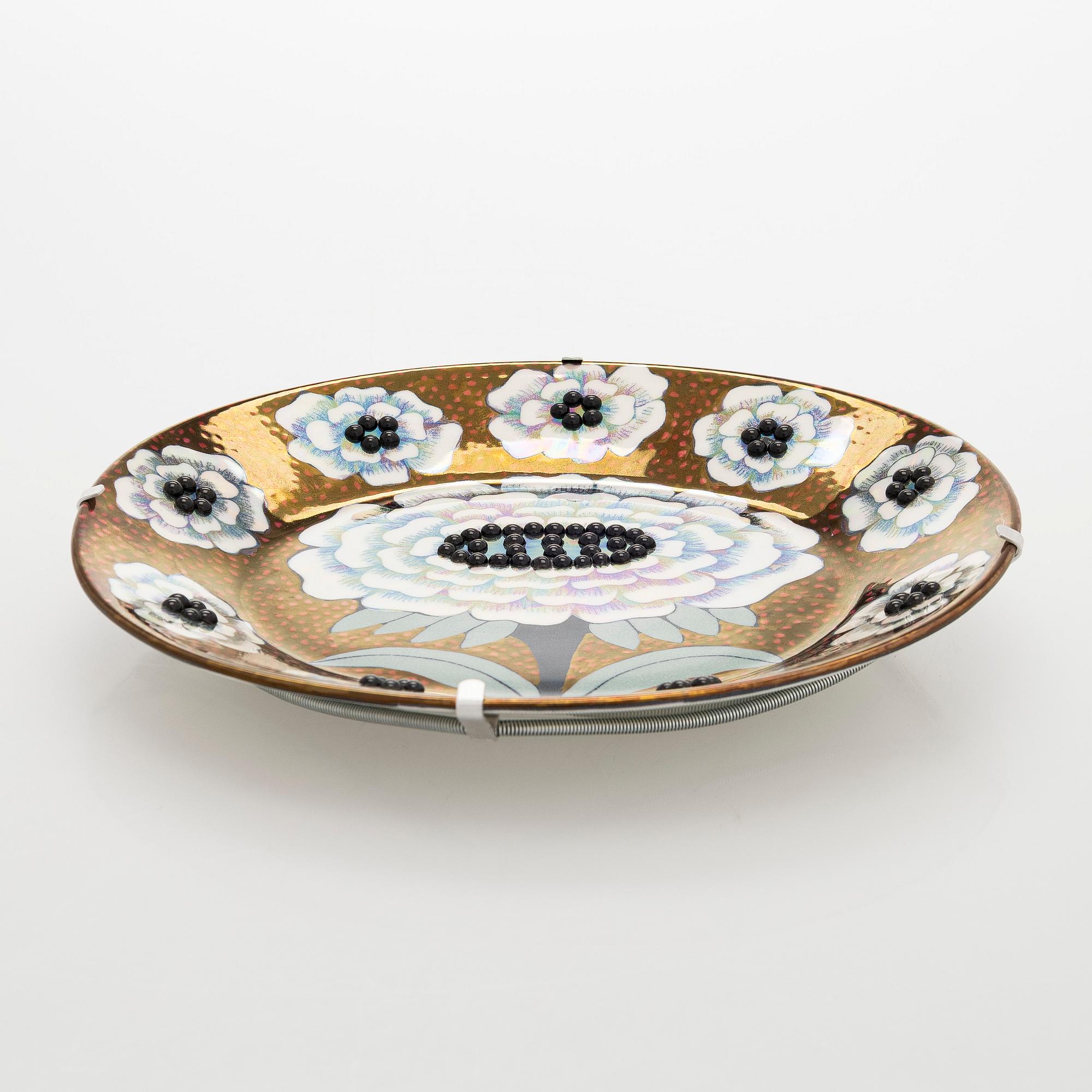 Birger Kaipiainen, a ceramic 'Fiori dish', marked Birger Kaipiainen, Arabia art made in Finland 1983, 1380/2000.