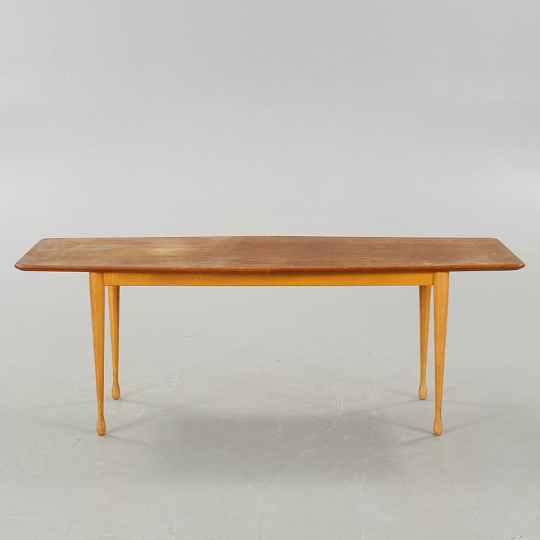 A mid 20th century coffee table.