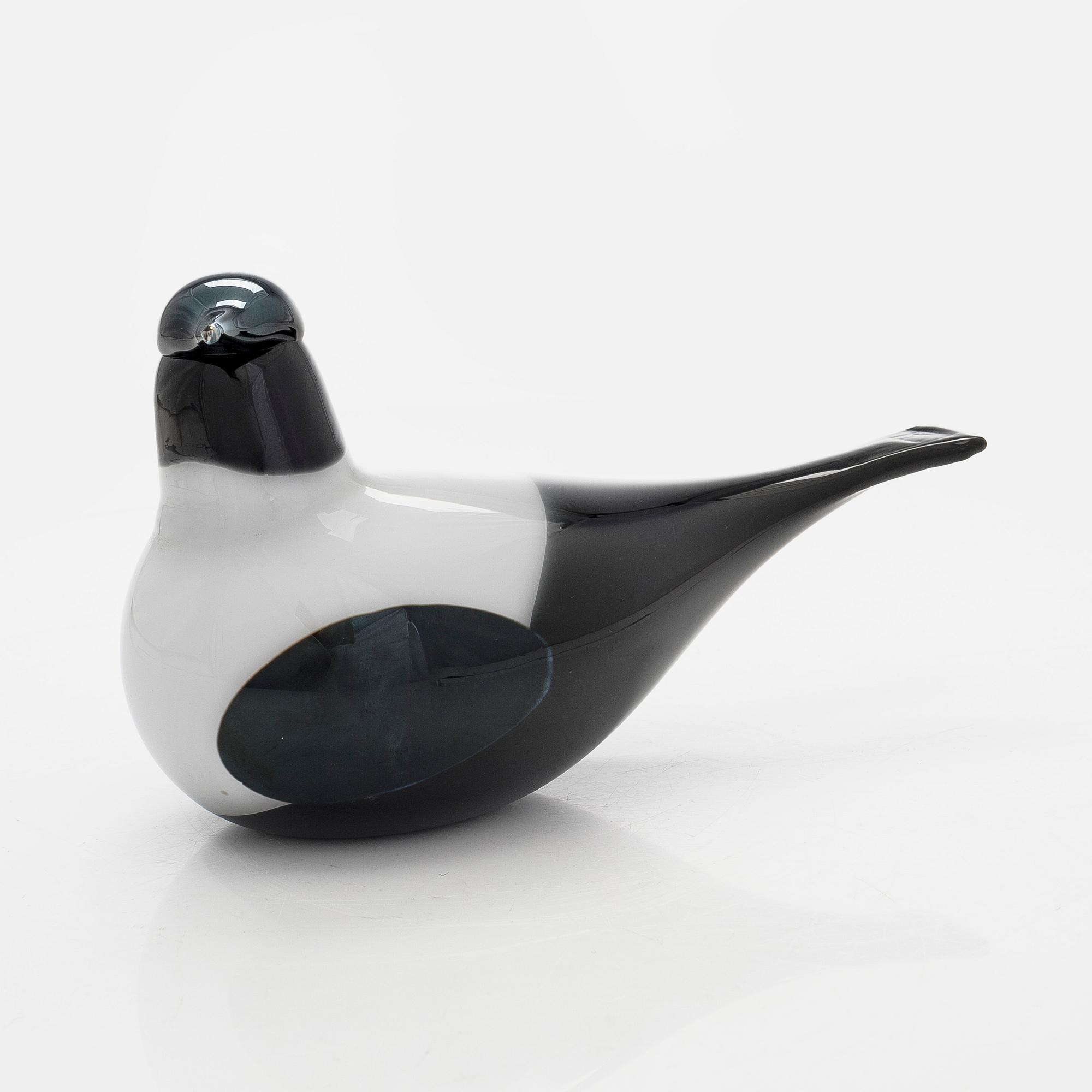 Oiva Toikka, a glass bird, signed O. Toikka Nuutajärvi.