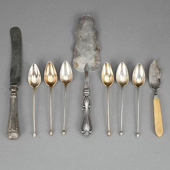 PARTI SILVER, 9 delar, Sverige och England, 1800-tal. Vikt exkl delar med stålblad och benhandtag ca 184 gram.
