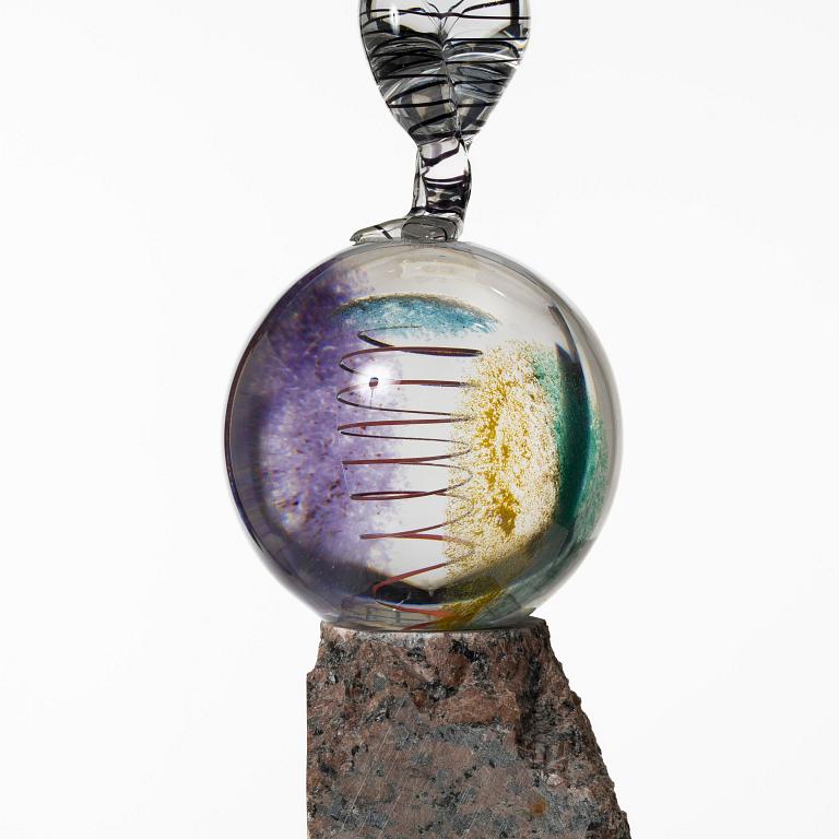 Kjell Engman, a glass sculpture.