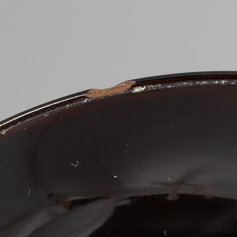 A set of six Japanese lacquer bowls with covers, 20th century.