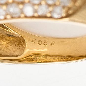 Sormus, 18K kultaa ja briljanttihiottuja timantteja.