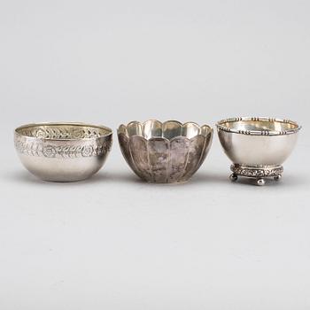 A set of three Swedish silver bowls, mark of GAB Stockholm 1919/1921 and AW Andersson Helsingborg 1923, weight ca 349 gr.