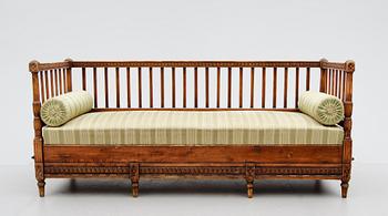 SOFFA, sengustaviansk, omkring år 1800.