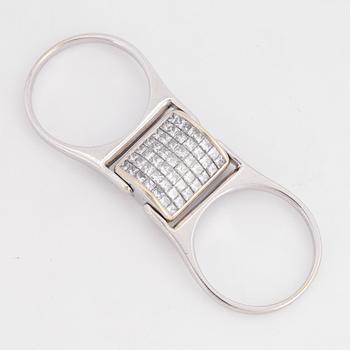 White gold, diamonds and sapphire ring.