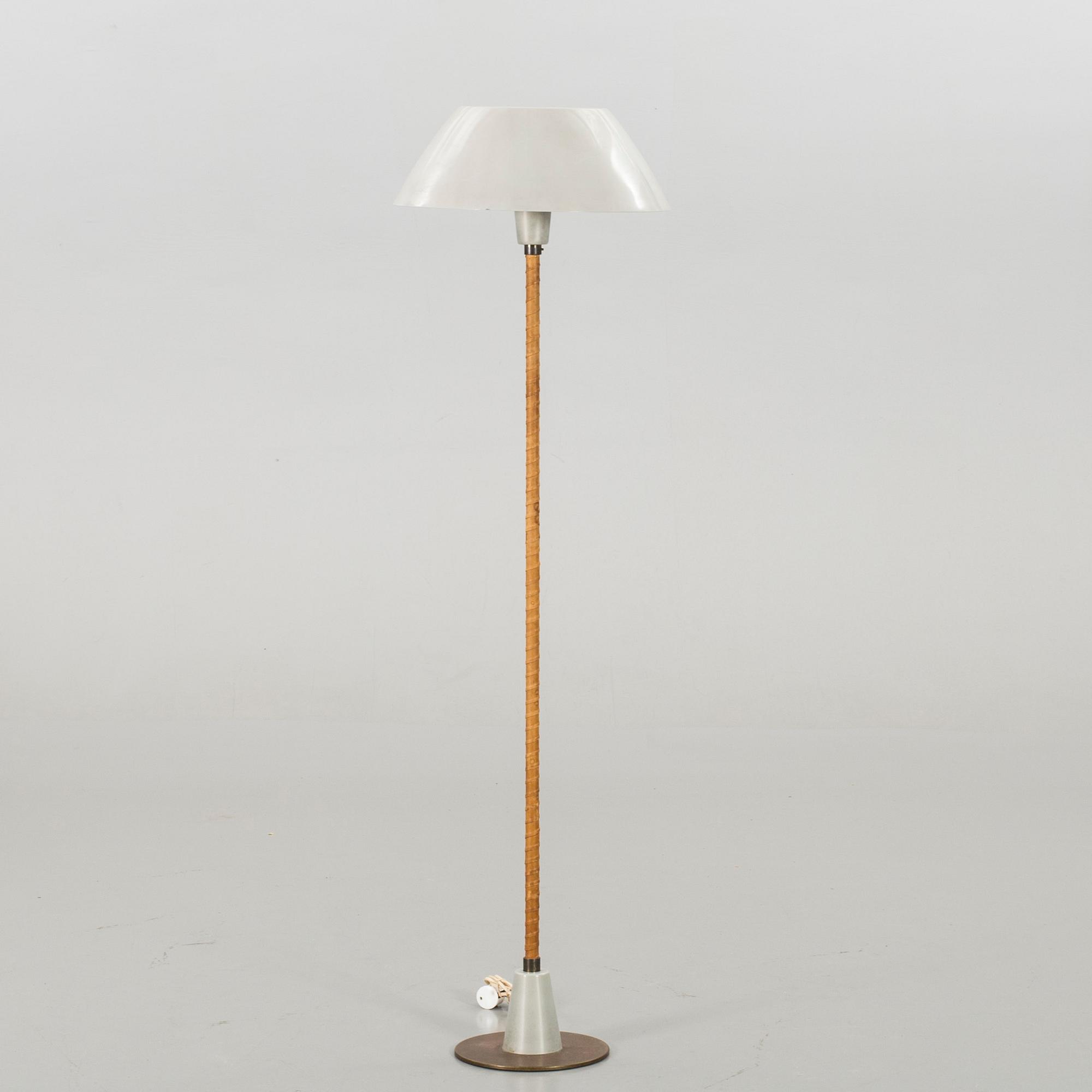 LISA JOHANSSON-PAPE, golvlampa, "Senator", Orno. Modellen formgiven 1947.