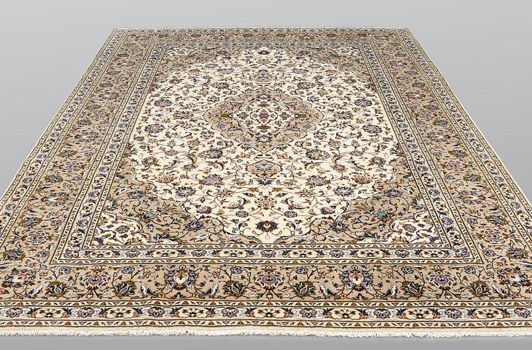 Matta, Keshan, ca 351 x 255 cm.