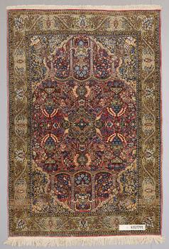 MATTA, persisk, ca 205 x 139 cm.