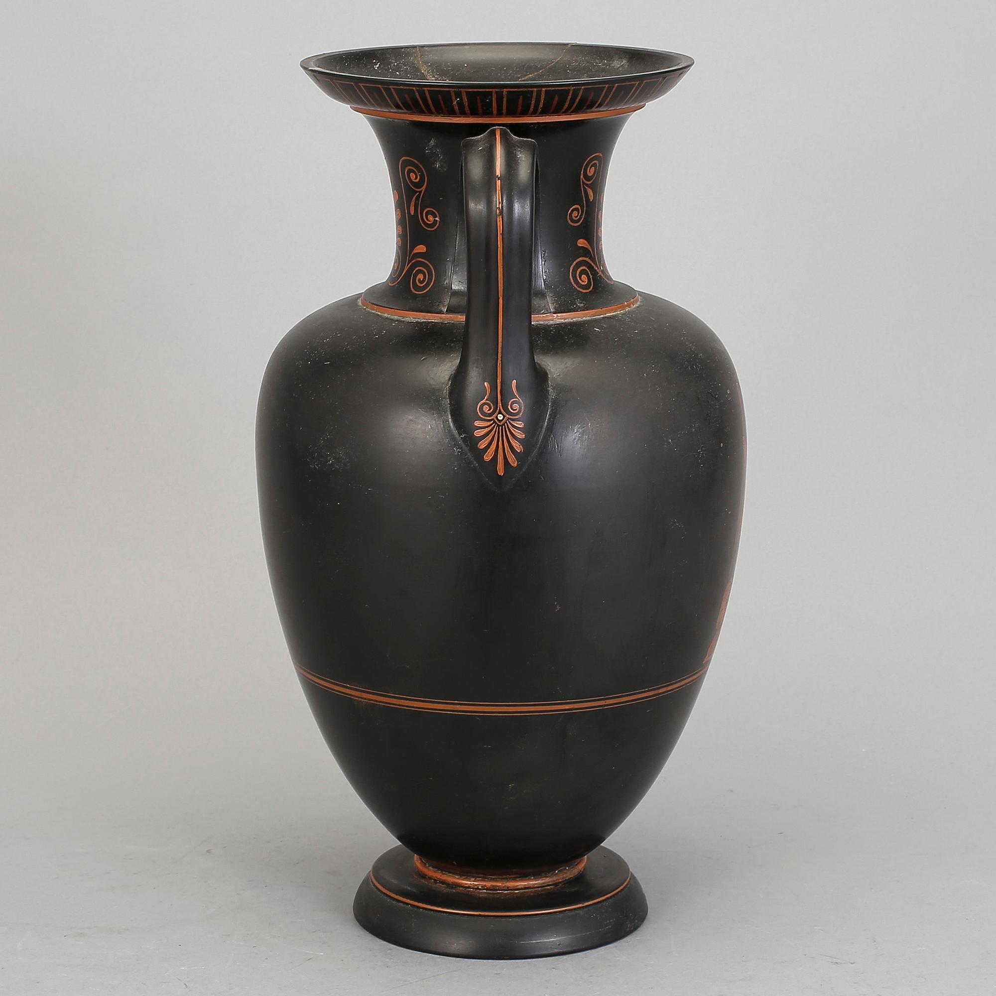 URNA, keramik, P. Ipsen, Köpenhamn, sekelskiftet 1900.