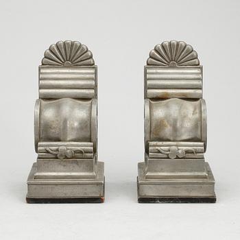 EDVIN OLLERS, bokstöd, ett par, 1900-talets första hälft.