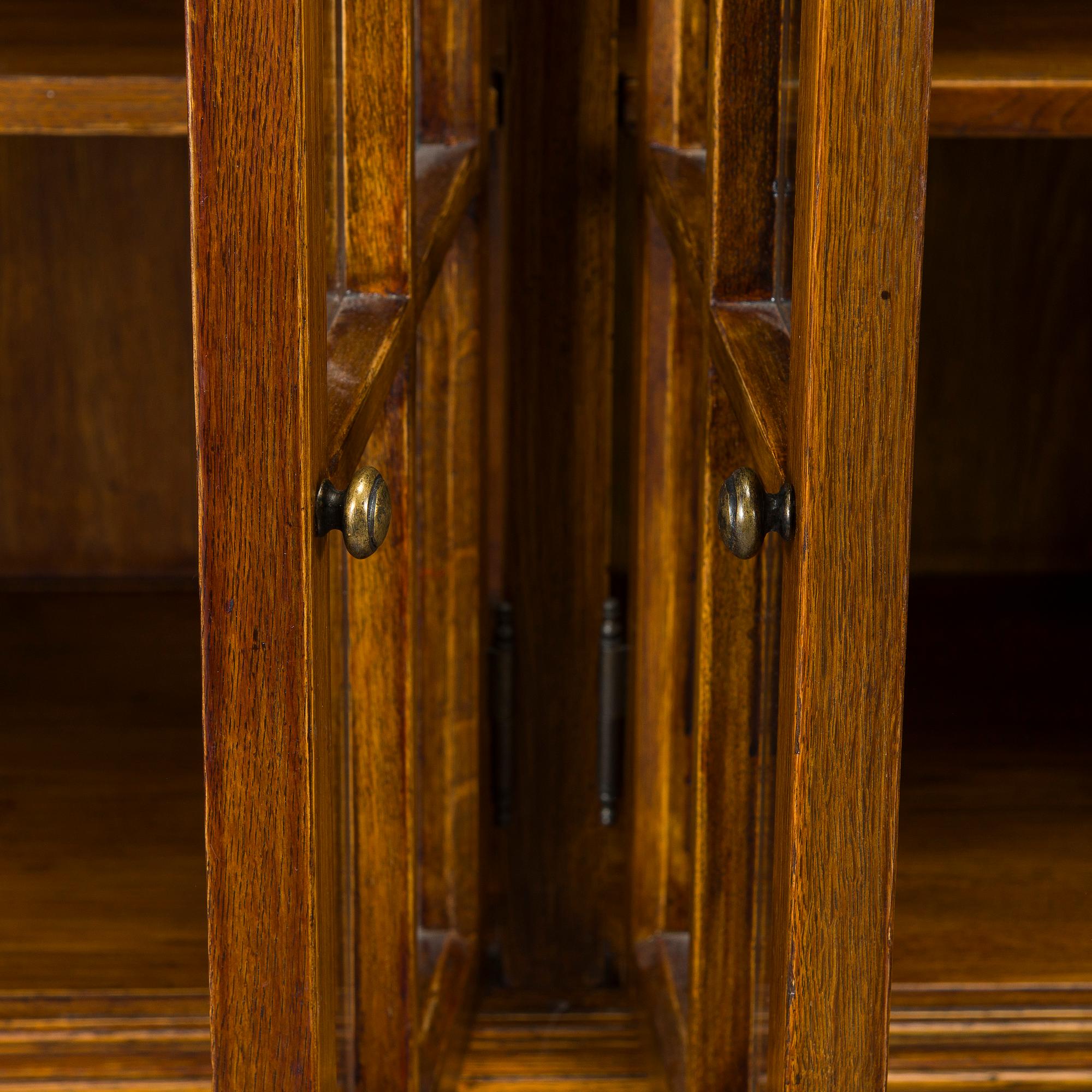 Vitrin / Skåp, modell Clifton ta Fritzies tillverkare Club Vintage Interiors 2011-2017.