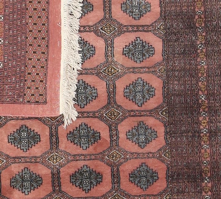 MATTA, Pakistan, 1900-talets andra hälft. Ca 187 x 278 cm.