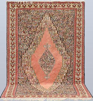 Matta, semiantik Kelim, Senneh, ca 240 x 153 cm.