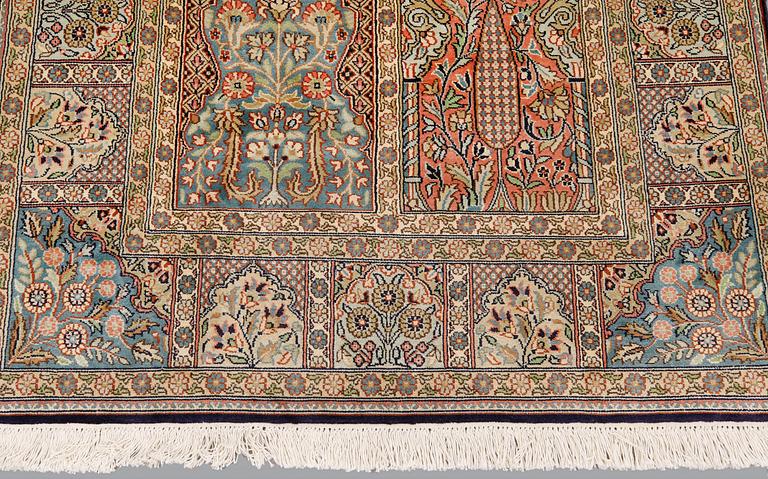 A rug, silk on cototn, Silke kashmir ca 154 x 92 cm.