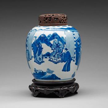 326. A blue and white jar, Qing dynasty, Kangxi (1662-1722).