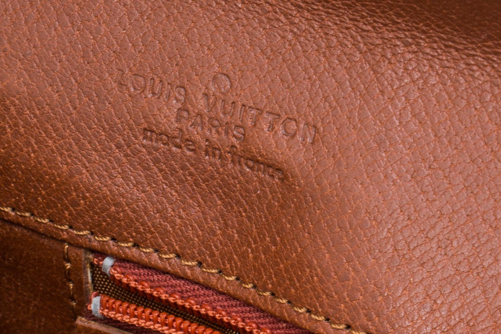 KUVERTVÄSKA, Louis Vuitton.