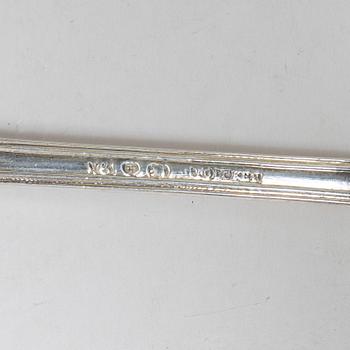 Raguskedar/serveringsskedar, 3 st, silver, Stockholm, G Möllenborg 1824 resp G Folcker 1828-1834.