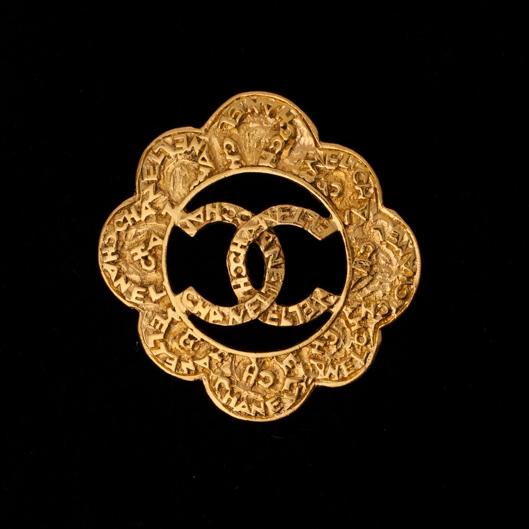 ÖRHÄNGEN samt BROSCH, bijouteri, Chanel.