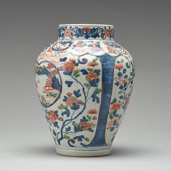 A blue and white Japanese jar, Edo period, 17th Century.