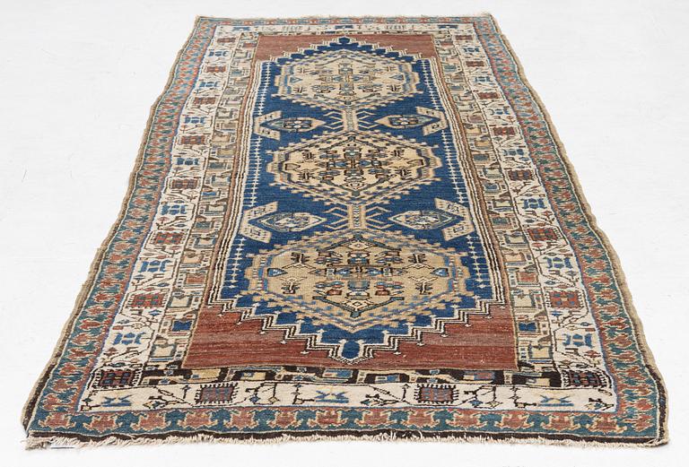 Rug, Sarab, approx. 298 x 120 cm.