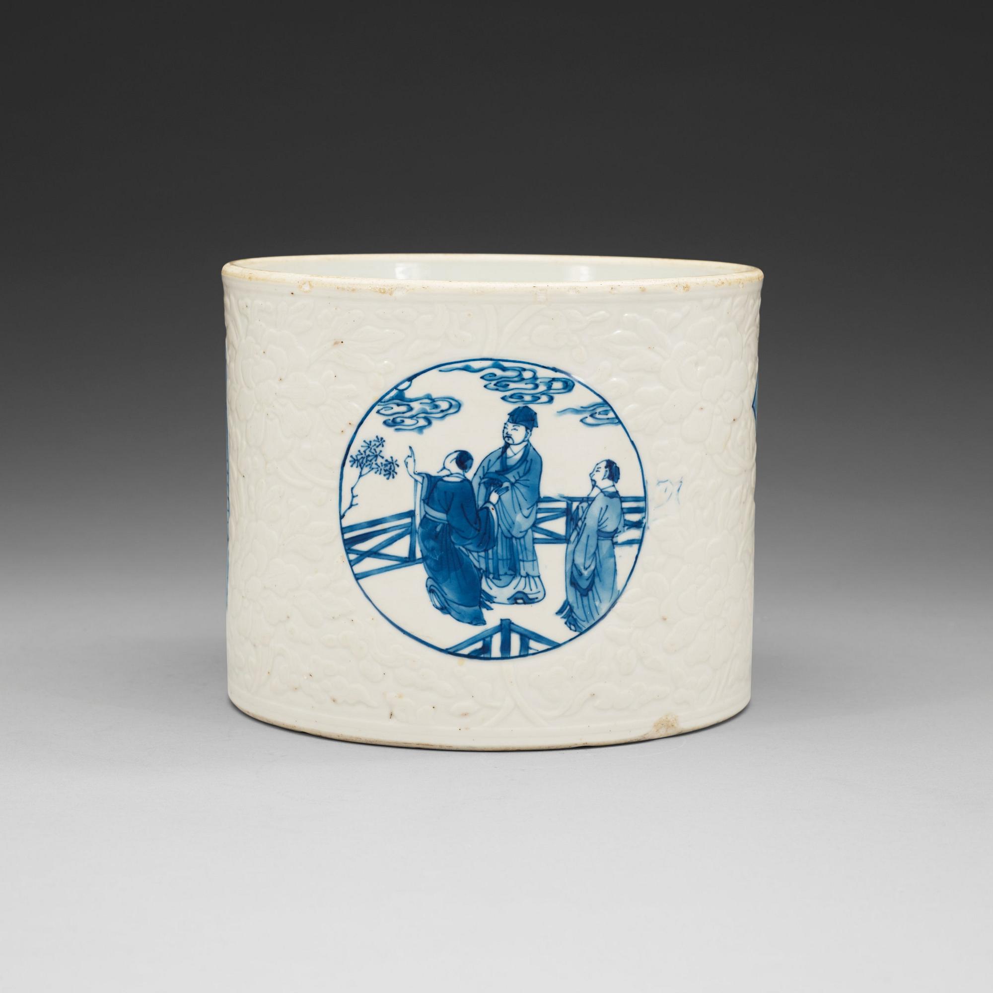 A blue and white brush pot, Qing dynasty, Kangxi (1662-1722).