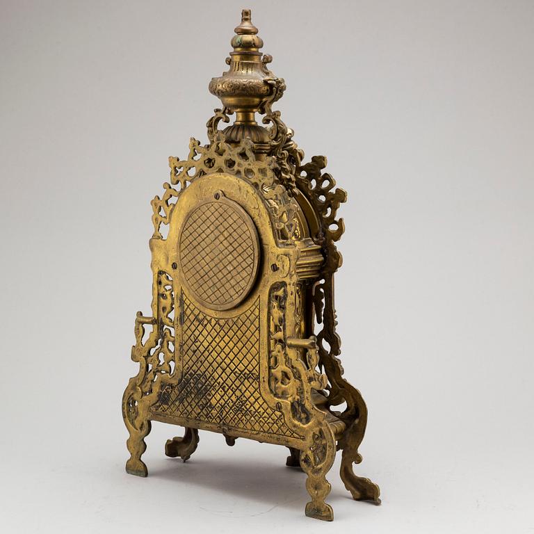 A second half of the 20th century table clock.