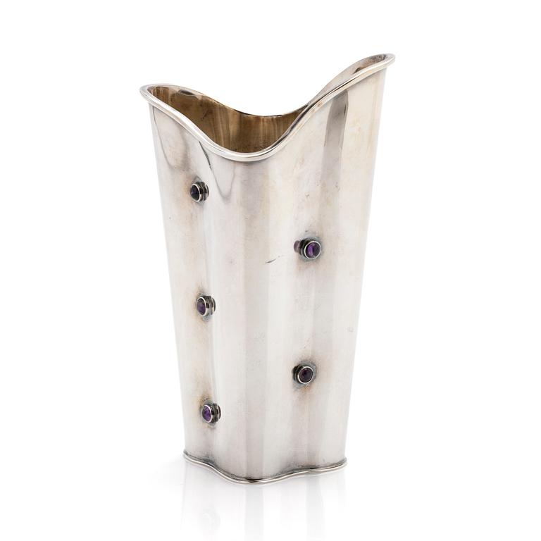 Tage Göthlin, vase, silver with amethysts, Tesi, Gothenburg, 1961.