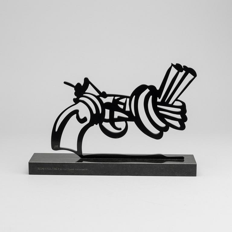 CARL FREDRIK REUTERSWÄRD, skulptur, 'Non-violence',  monogramsignerad 14/50.