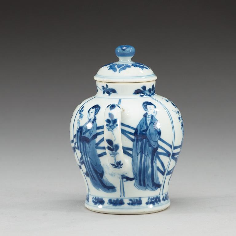 A blue and white mustard pot with cover, Qing dynasty, Kangxi (1662-1722).