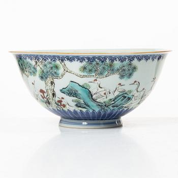 An enamelled 'cranes' bowl, Qing dynasty, with Qianlong seal mark.
