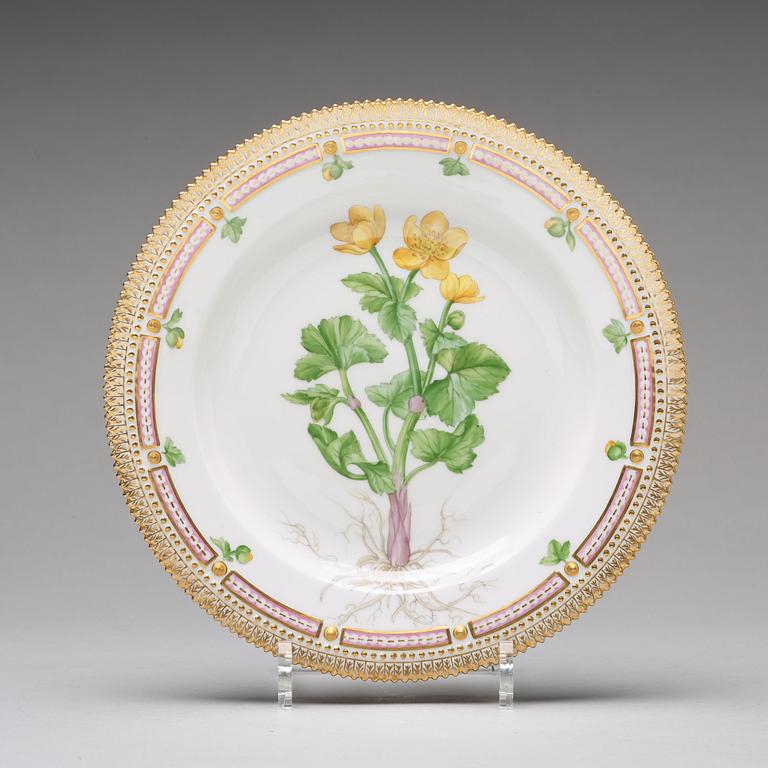 A set of 12 Royal Copenhagen "Flora Danica" dinner dishes, Denmark, 20th Century.