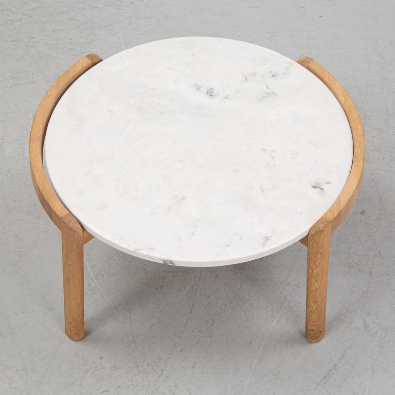 A "Bolia Mix" coffee table bu STudio Gud for Bolia, Danmark.