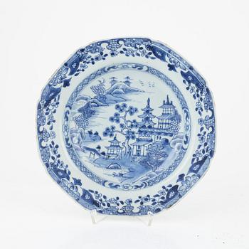Nine porcelain pieces, China, Qing dynasty, 18th-19th century.