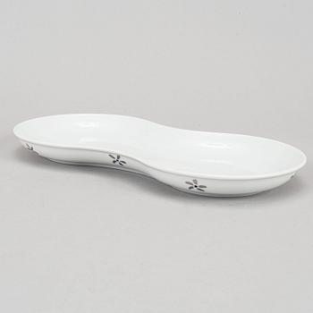 Jonas Bohlin, servis, 70 delar, porslin, "Qvint", Rörstrand.