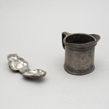 A set of seven tin items, 1800s.