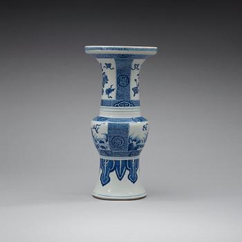URNA, porslin, Qingdynastin, Kangxi (1662-1722).
