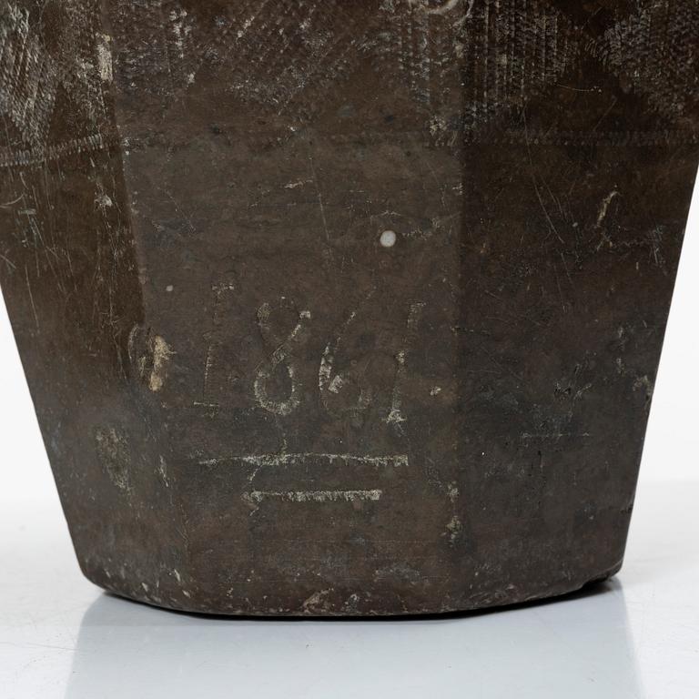 Mortlar, två st, 1800-tal.